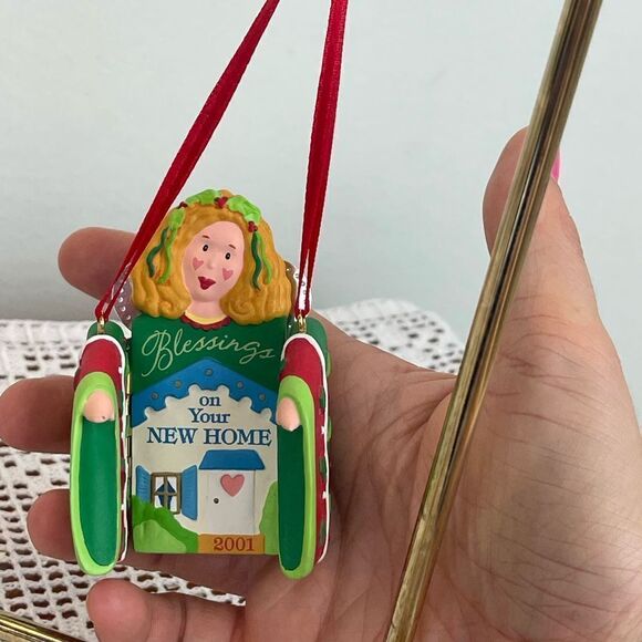 Carlton Cards New Home 2001 Angel Christmas Ornament || Vintage ornament - Picture 6 of 11